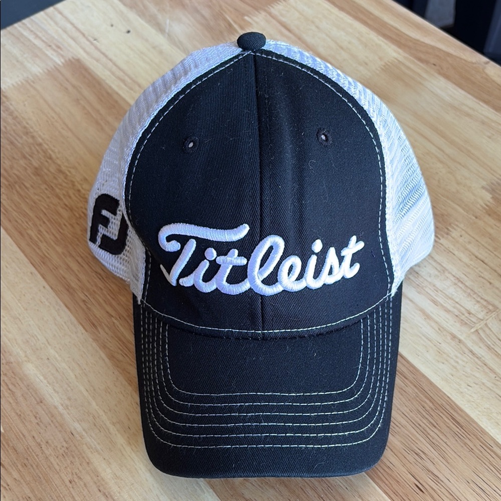 Titleist Black and White Cap